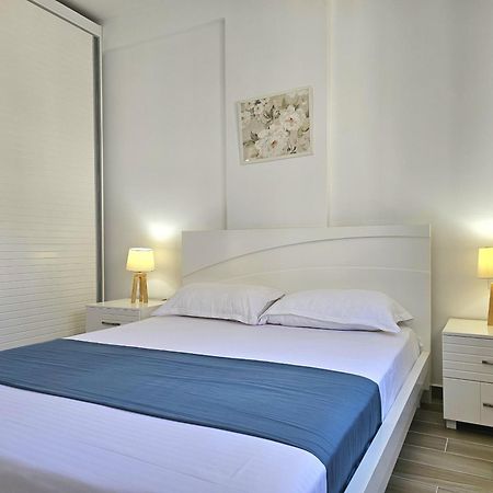 Brand New Apartments Sarande Luaran gambar