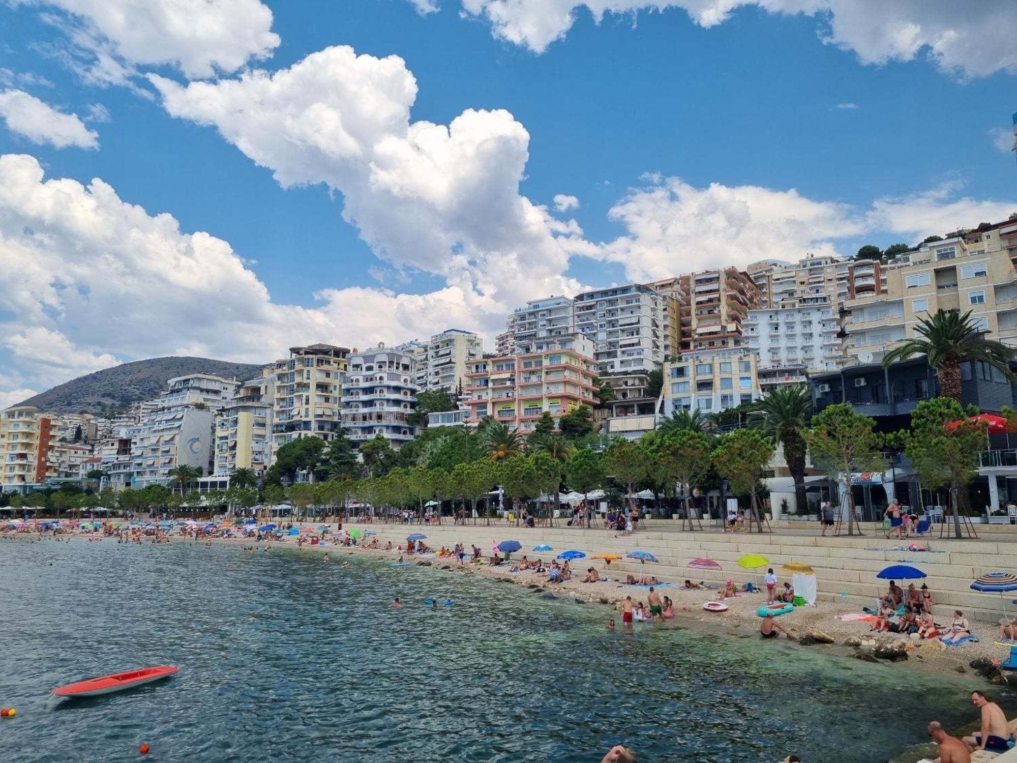 Brand New Apartments Sarande Luaran gambar